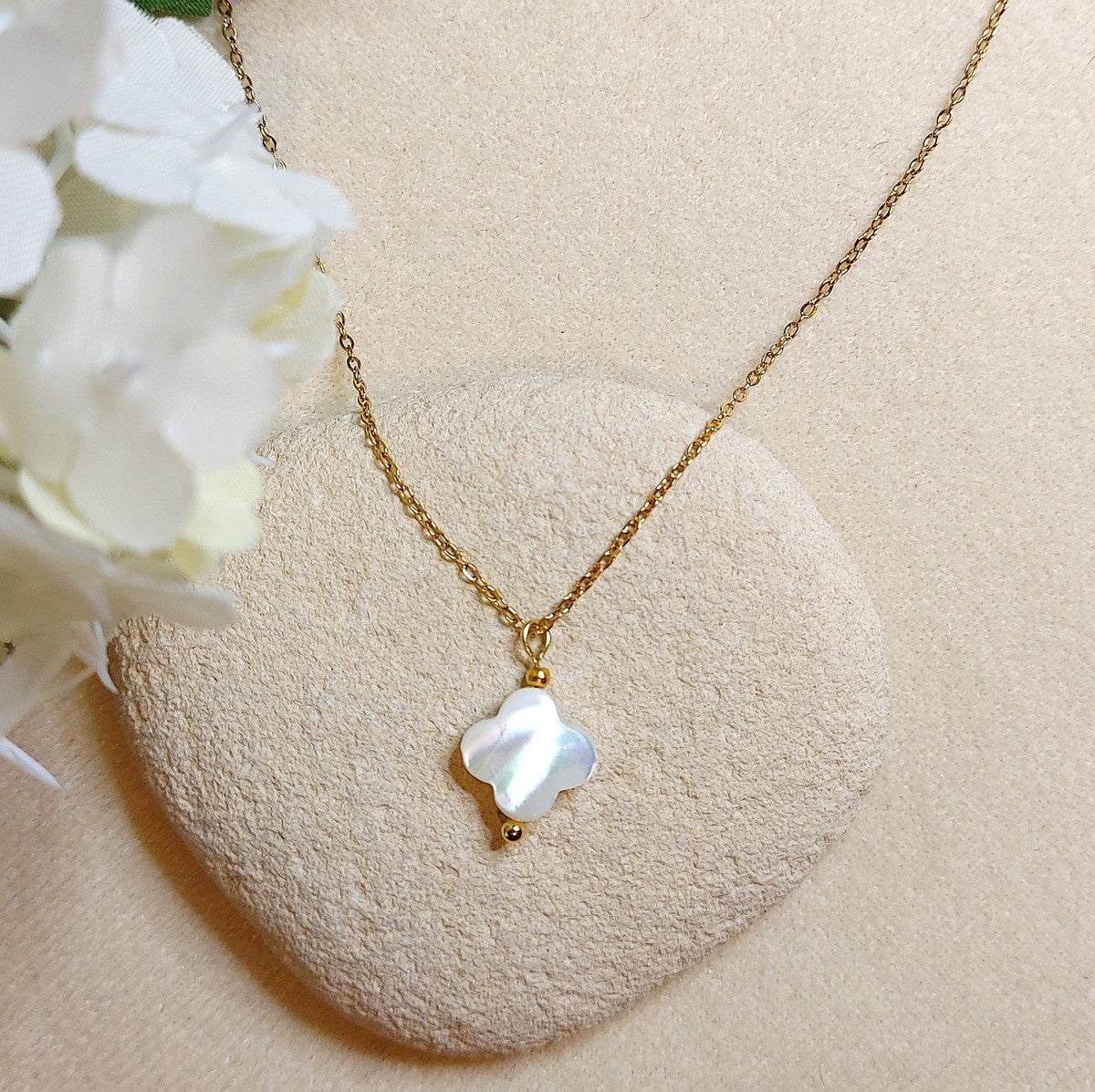 Collier TREFLE Nacre