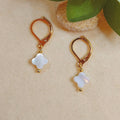 Boucles TREFLE Nacre naturelle